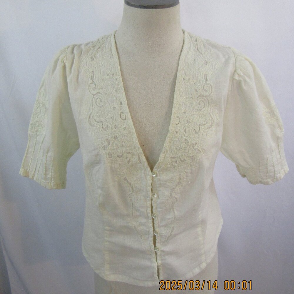 Free People Women Ivory Top Bell Sleeves Embroidered Floral Boho M Gathered back